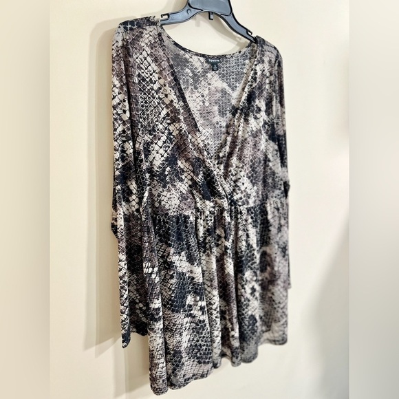 TORRID Animal Print Snakeskin Sheer Lightweight Mesh Babydoll Blouse Size 2X - Picture 4 of 14